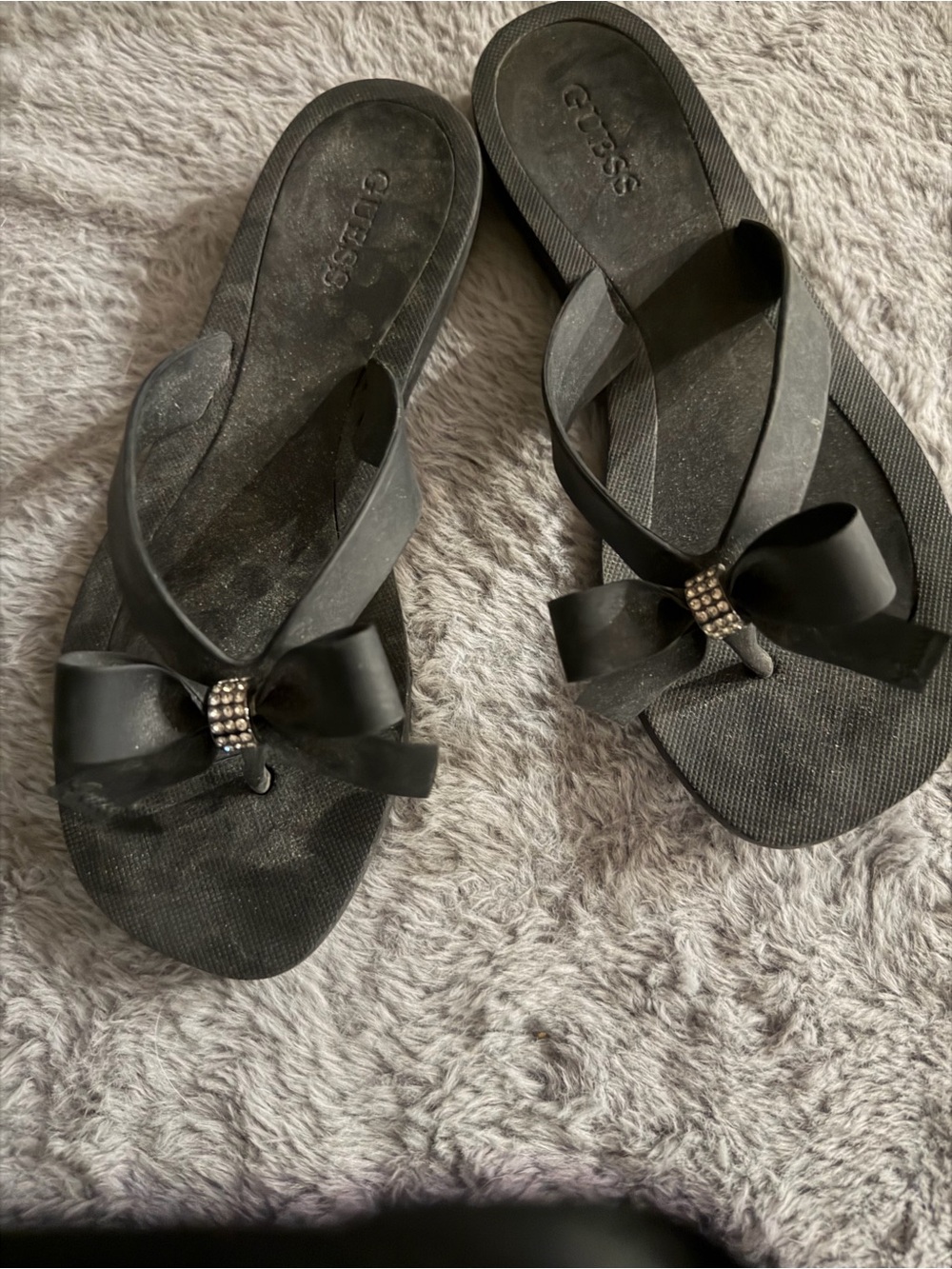 GUESS Black Bow Rhinestone Thong Sandals